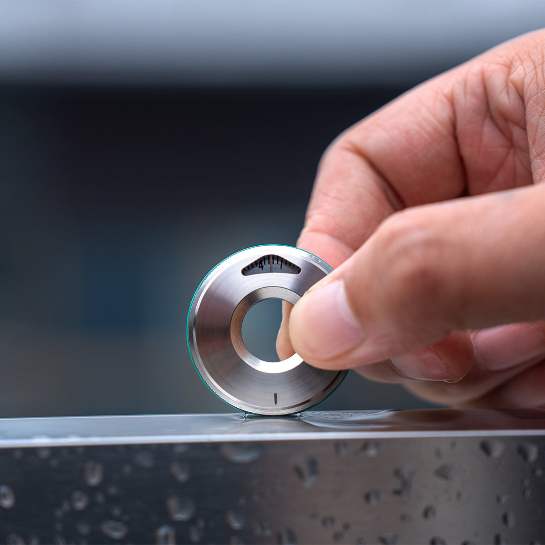 Tiroler 2.0: Titanium Curve Measure Ring