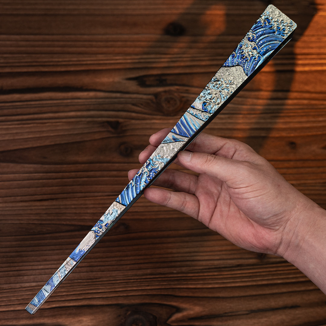 【Reserva】BuRan: Abanico plegable de titanio con meteorito de obsidiana