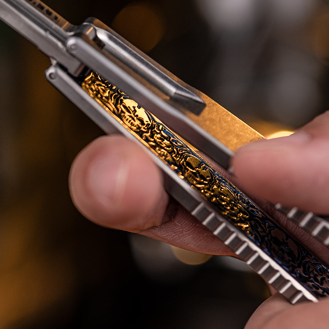 Skull: Engraved Titanium Folding Saw【Limited 20 Pcs】