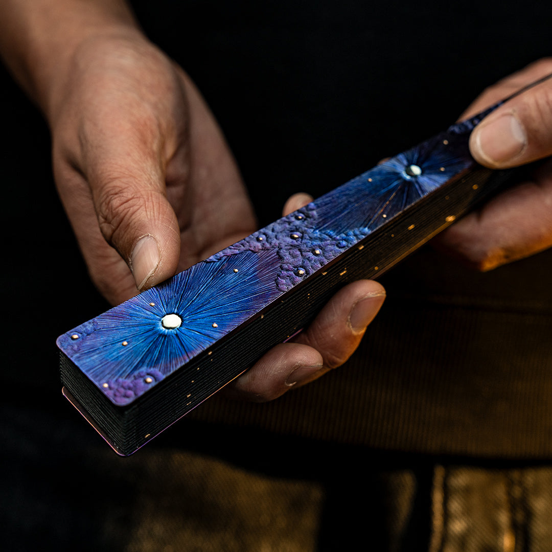 BuRan: Abanico Plegable de Titanio Meteoro Azul