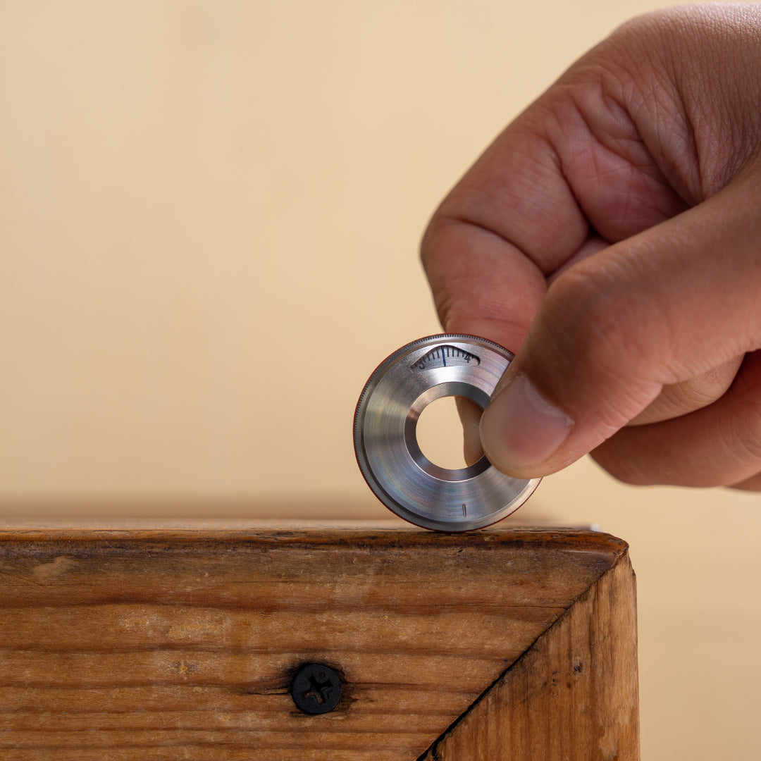 Tiroler 2.0: Titanium Curve Measure Ring