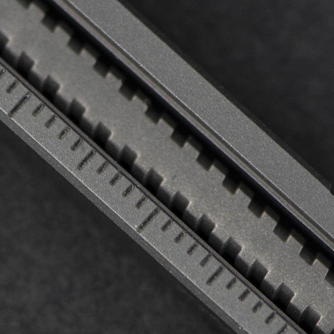 TiSpanner Refinado: una Multiherramienta Compacta de Titanio siempre al alcance