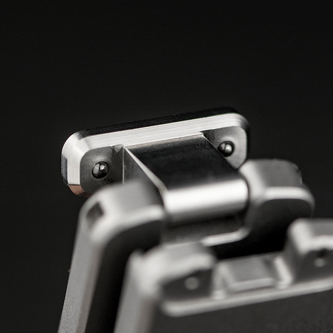 Skull: Engraved Titanium Folding Saw【Limited 20 Pcs】