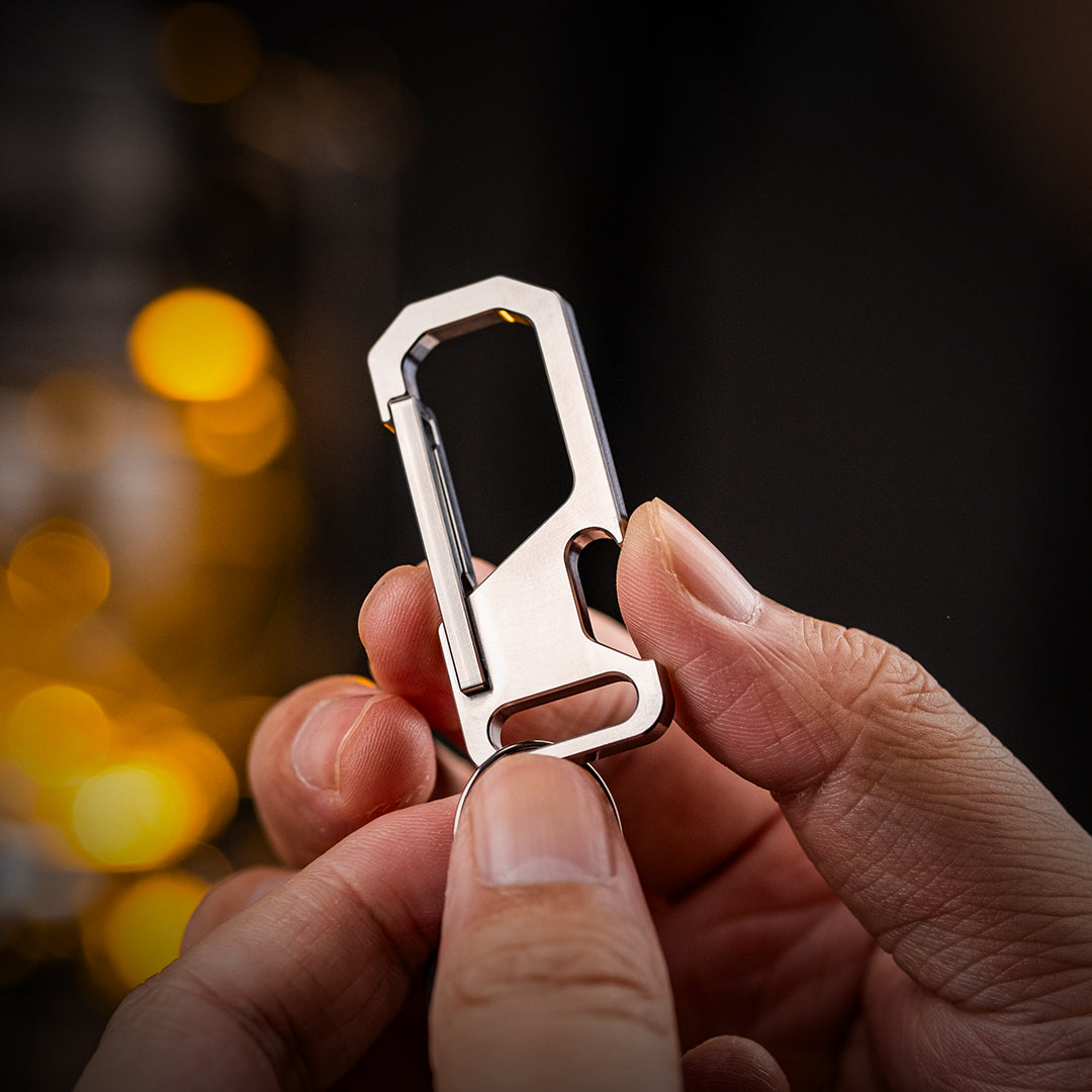 Abrebotellas de Titanio con Mosquetón