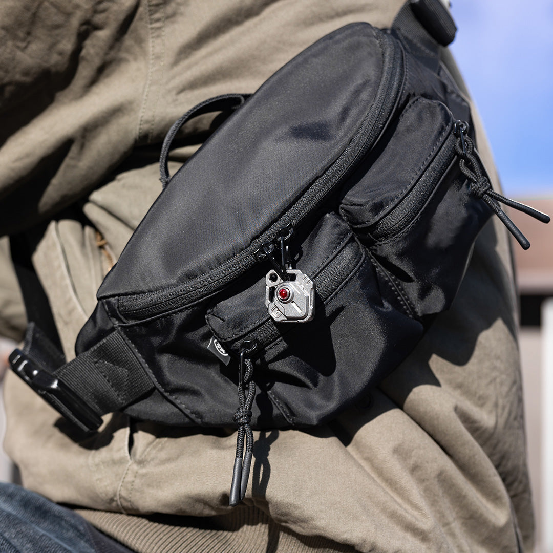 Trident: 3-Level Titanium Zipper Lock