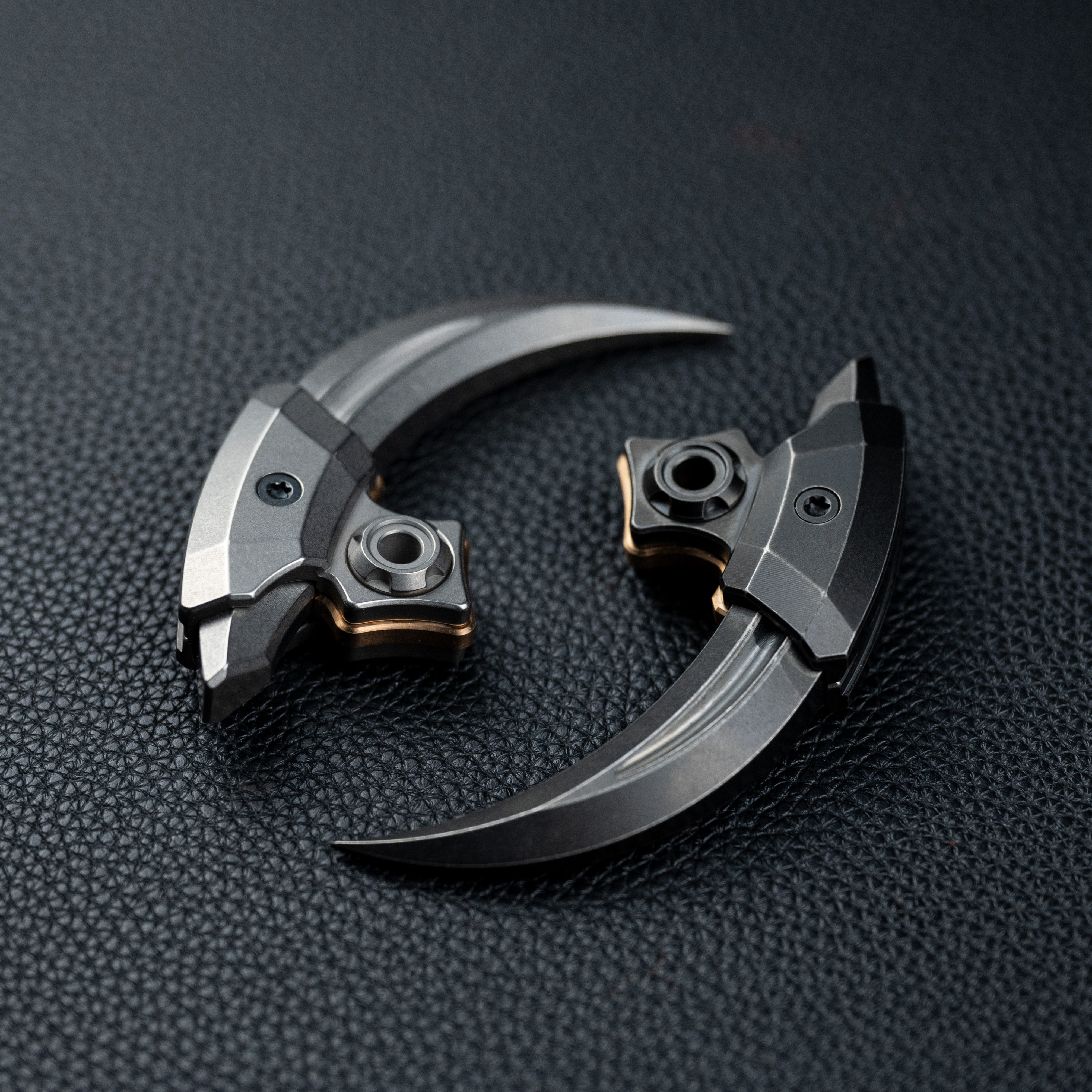 Titanium Tacticl Raptor Claw