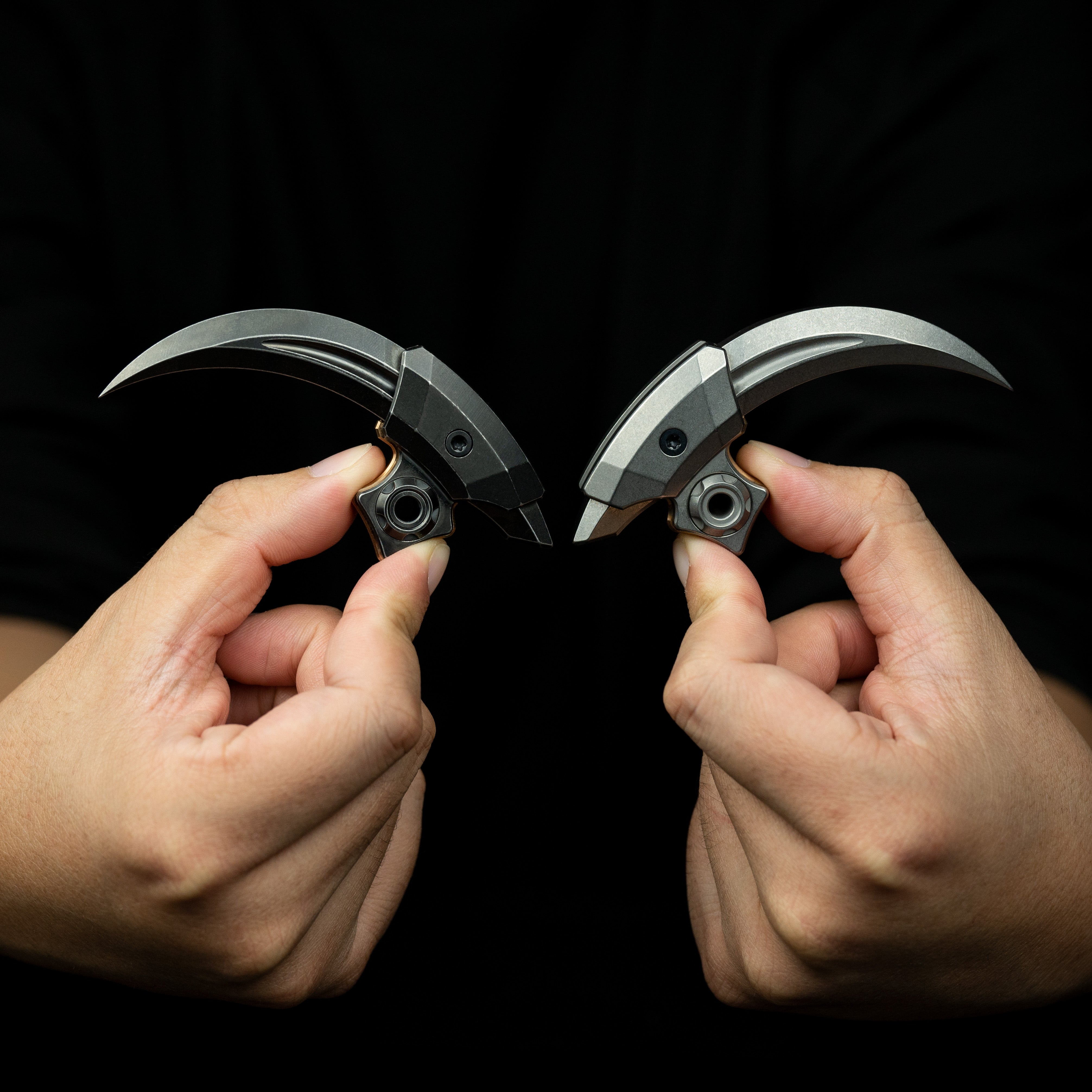 Titanium Tacticl Raptor Claw