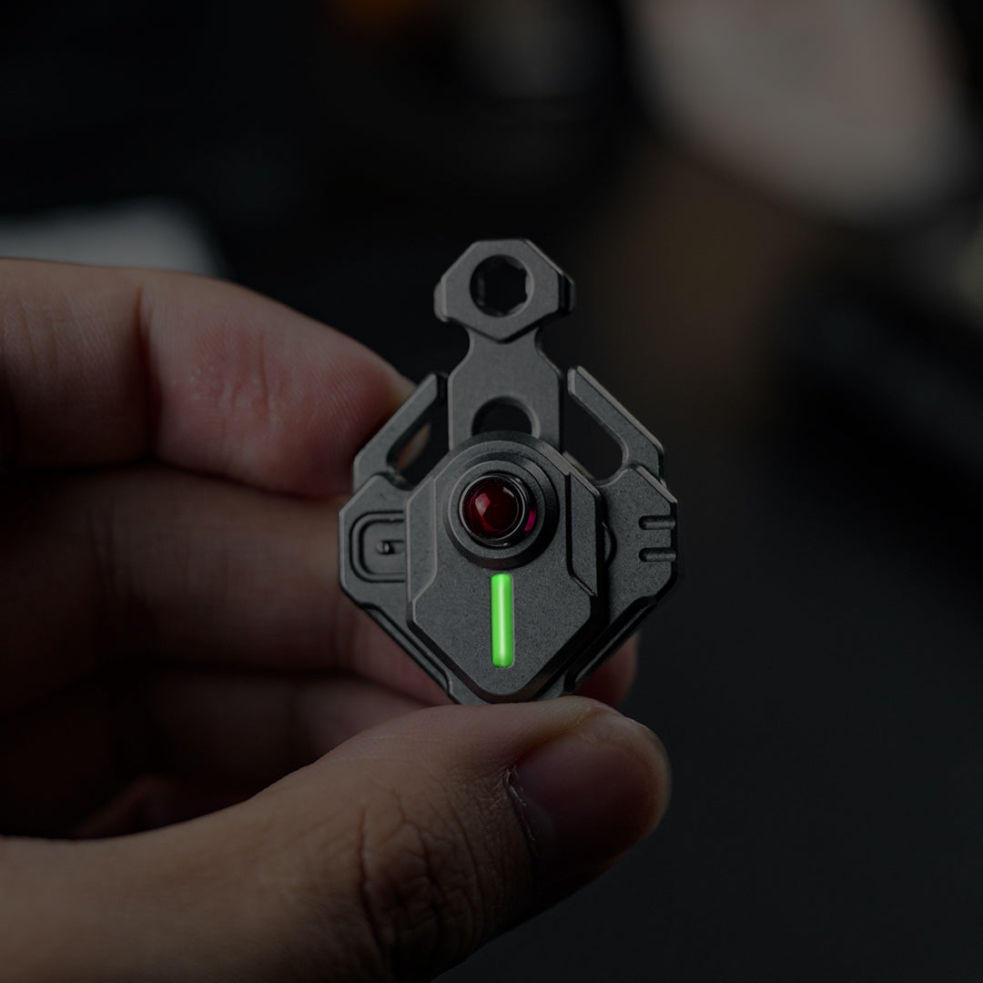Trident: 3-Level Titanium Zipper Lock