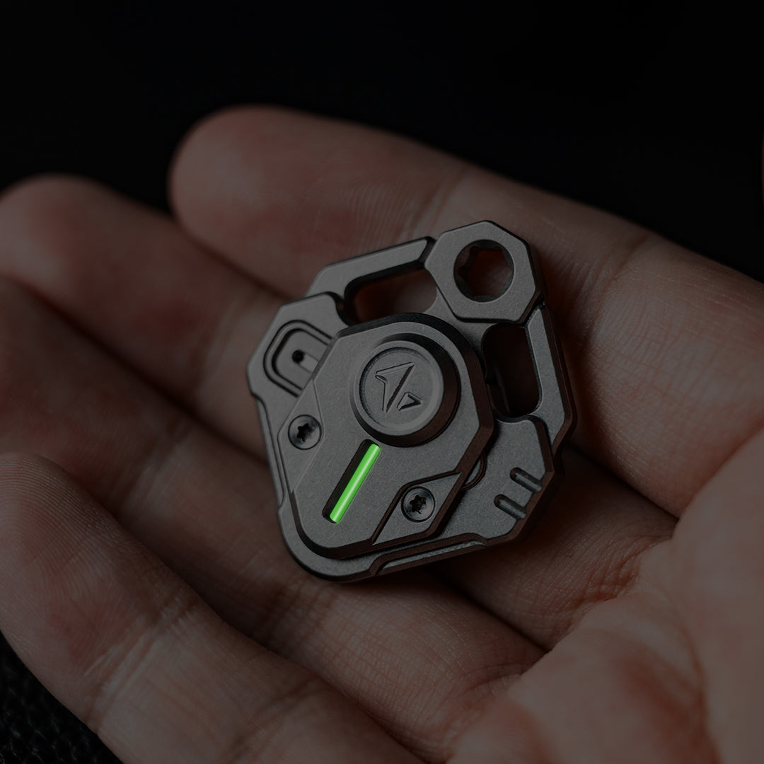 Trident: 3-Level Titanium Zipper Lock