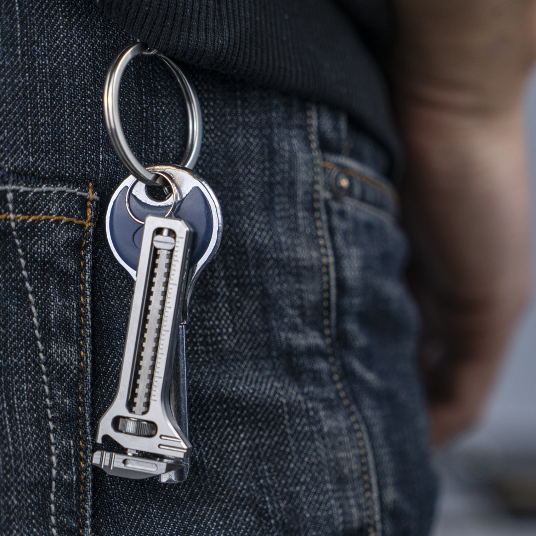 TiSpanner Refinado: una Multiherramienta Compacta de Titanio siempre al alcance