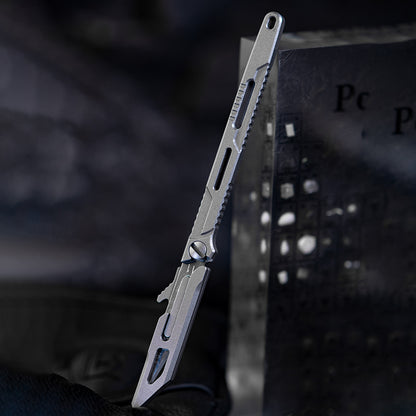 Llave utilitaria de titanio con cuchillo