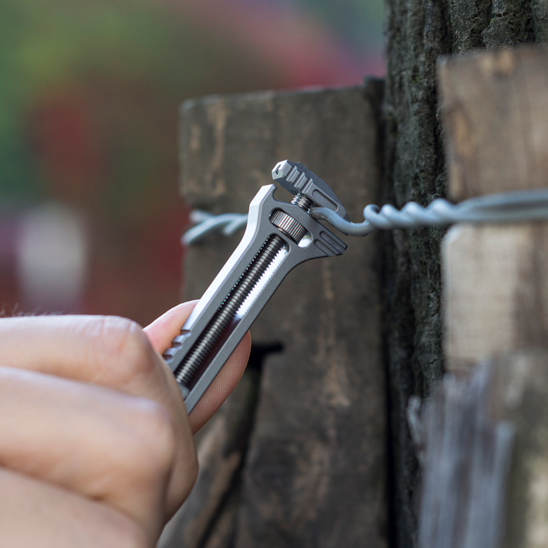 TiSpanner Refinado: una Multiherramienta Compacta de Titanio siempre al alcance