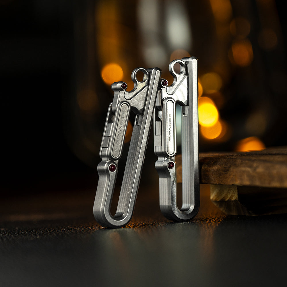 Titanium Keychain Box Titanium Belt Keychain – Durable Gravity Lock Key Holder – Titaner