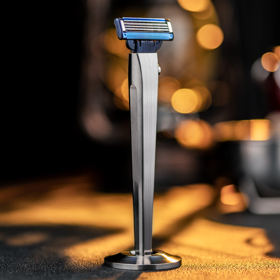 Solid Titanium Razor TiLite: Titanium 3-Layer Razor – Titaner