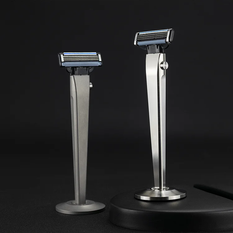 Titanium 3-layer Razor