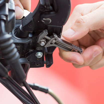 TiSpanner Refinado: una Multiherramienta Compacta de Titanio siempre al alcance