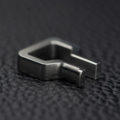 Tinexus: Quick-Release EDC Carry System