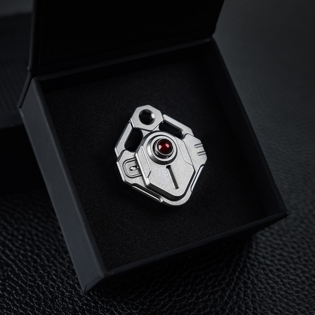 Trident: 3-Level Titanium Zipper Lock