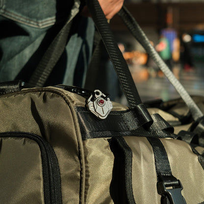 Trident: 3-Level Titanium Zipper Lock