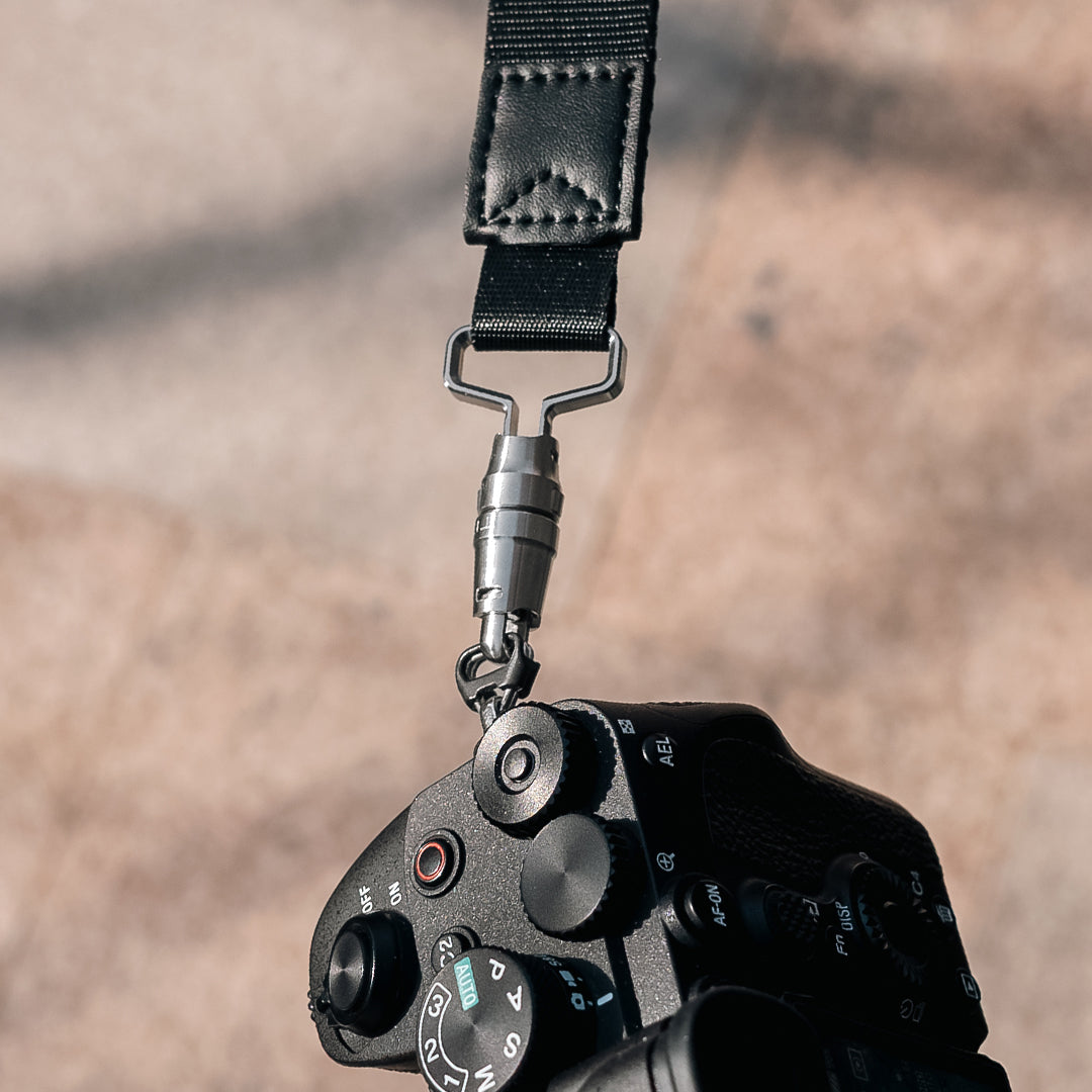 TiNexus: Patented Quick-Release Magnetic Carry System