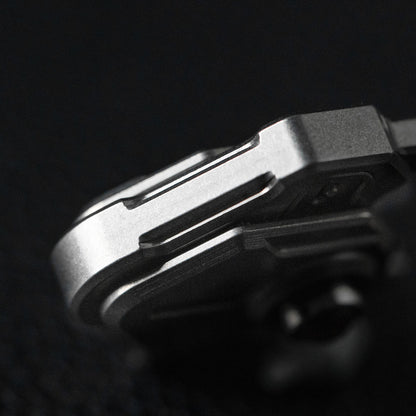 Trident: 3-Level Titanium Zipper Lock