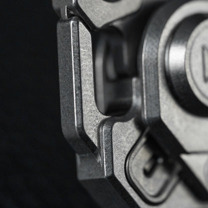 Trident: 3-Level Titanium Zipper Lock