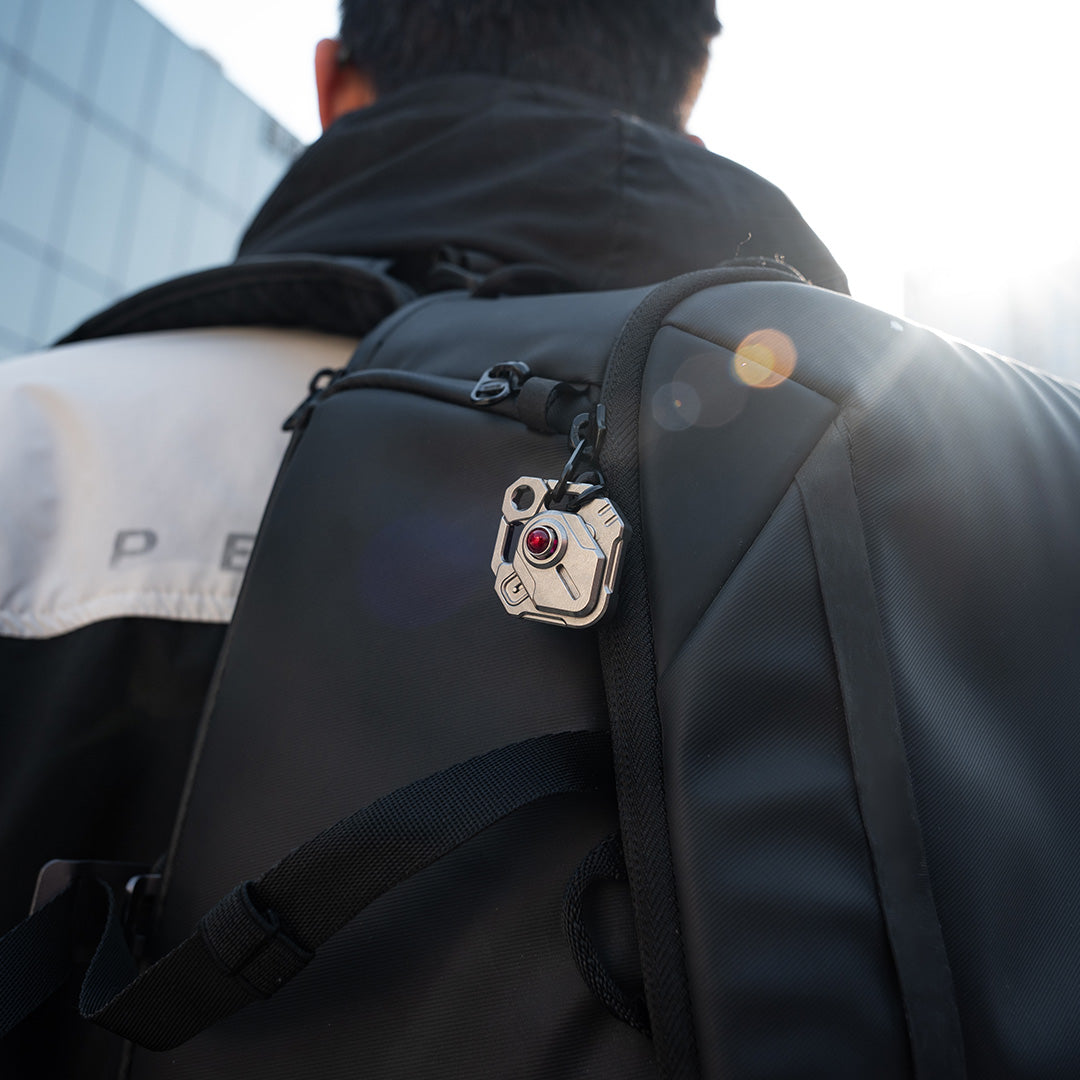 Trident: 3-Level Titanium Zipper Lock