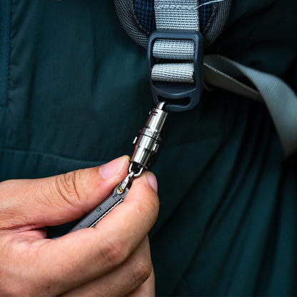 Tinexus: Quick-Release EDC Carry System