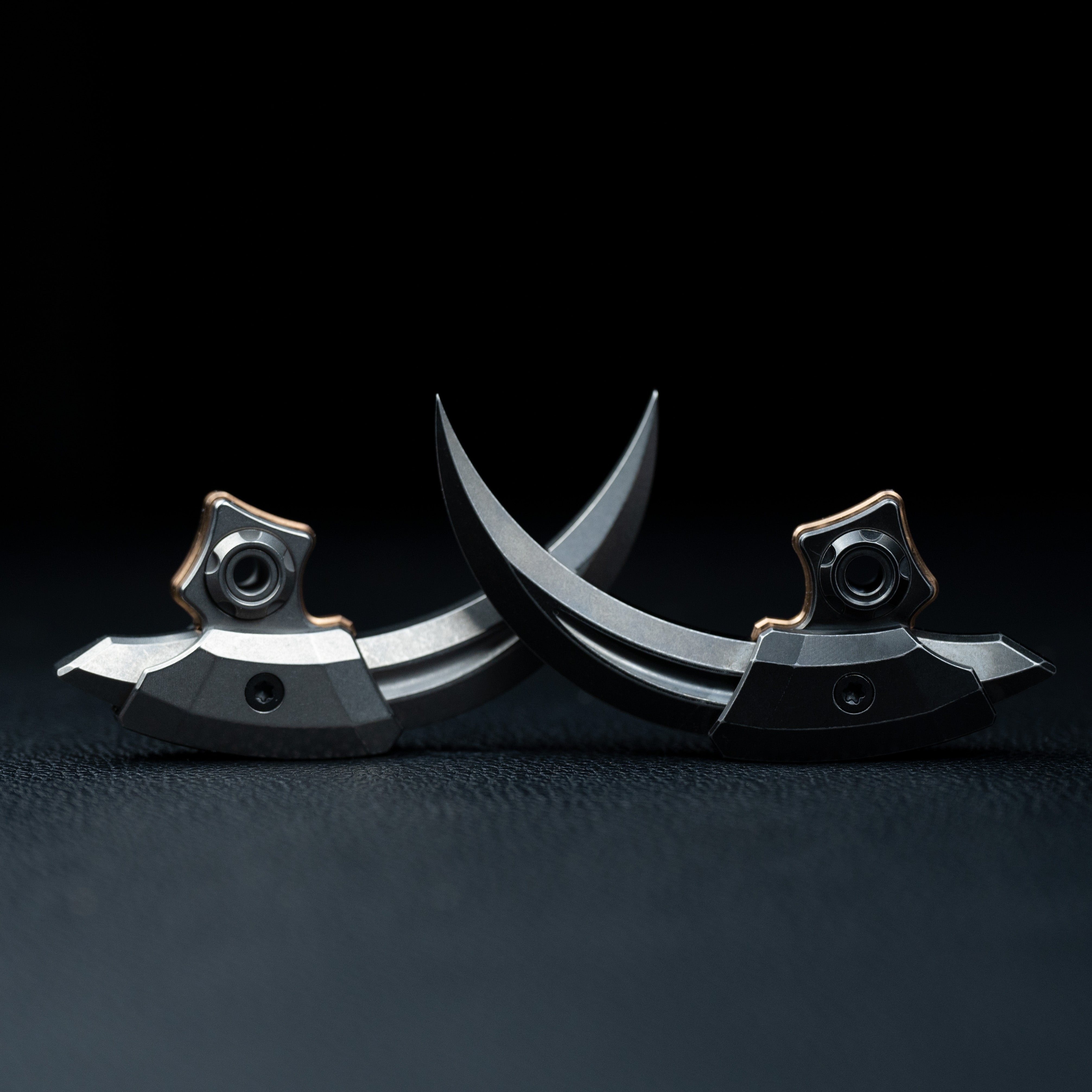 Titanium Tacticl Raptor Claw