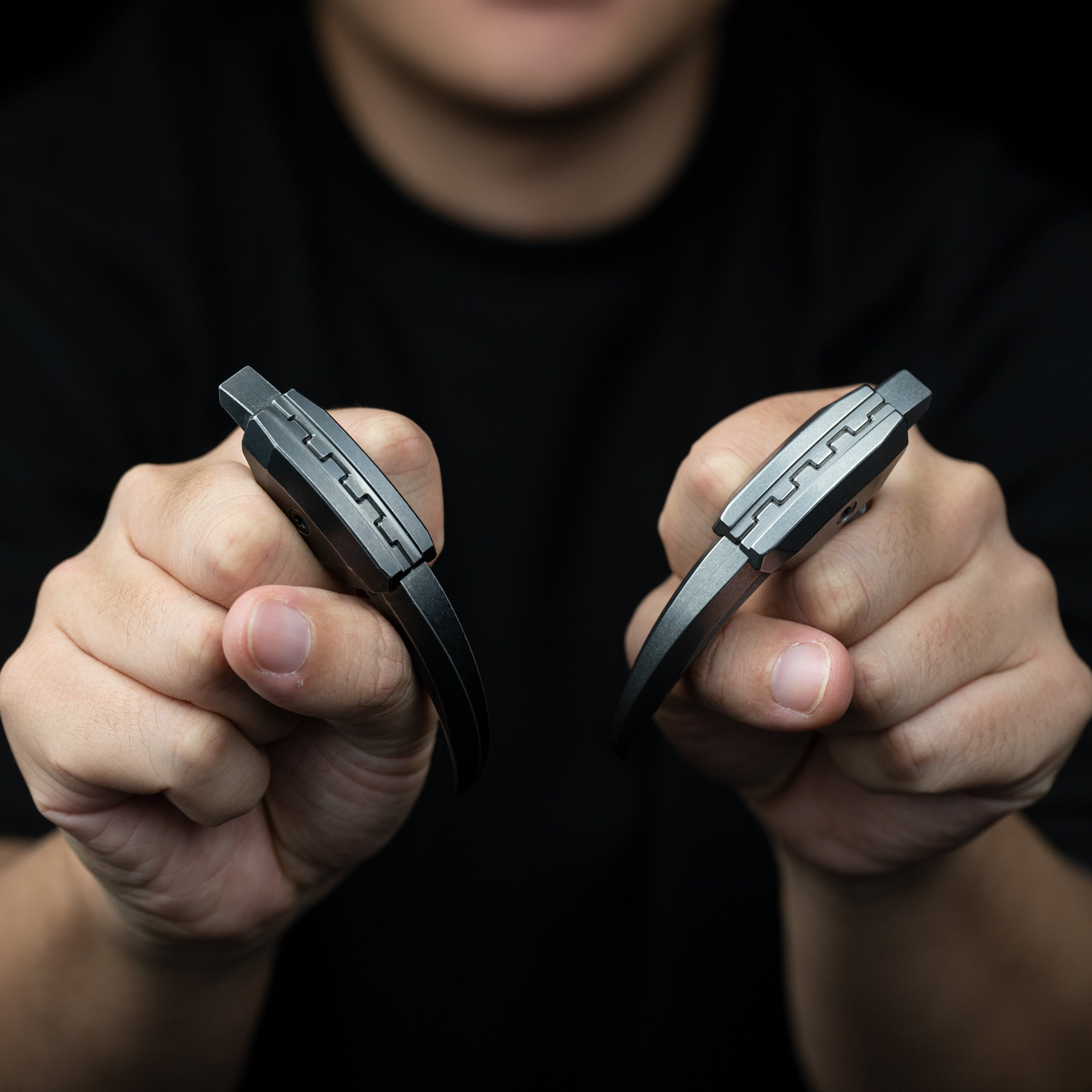 TiRaptor: Titanium Digging Tool Tactical Raptor Claw Rope Dart