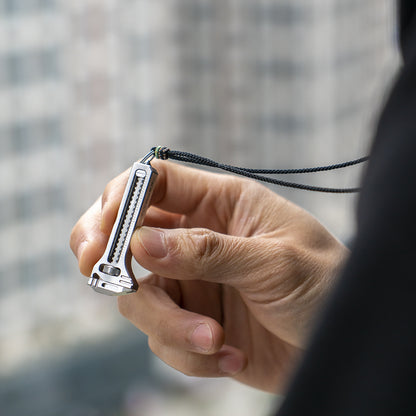 TiSpanner Refinado: una Multiherramienta Compacta de Titanio siempre al alcance